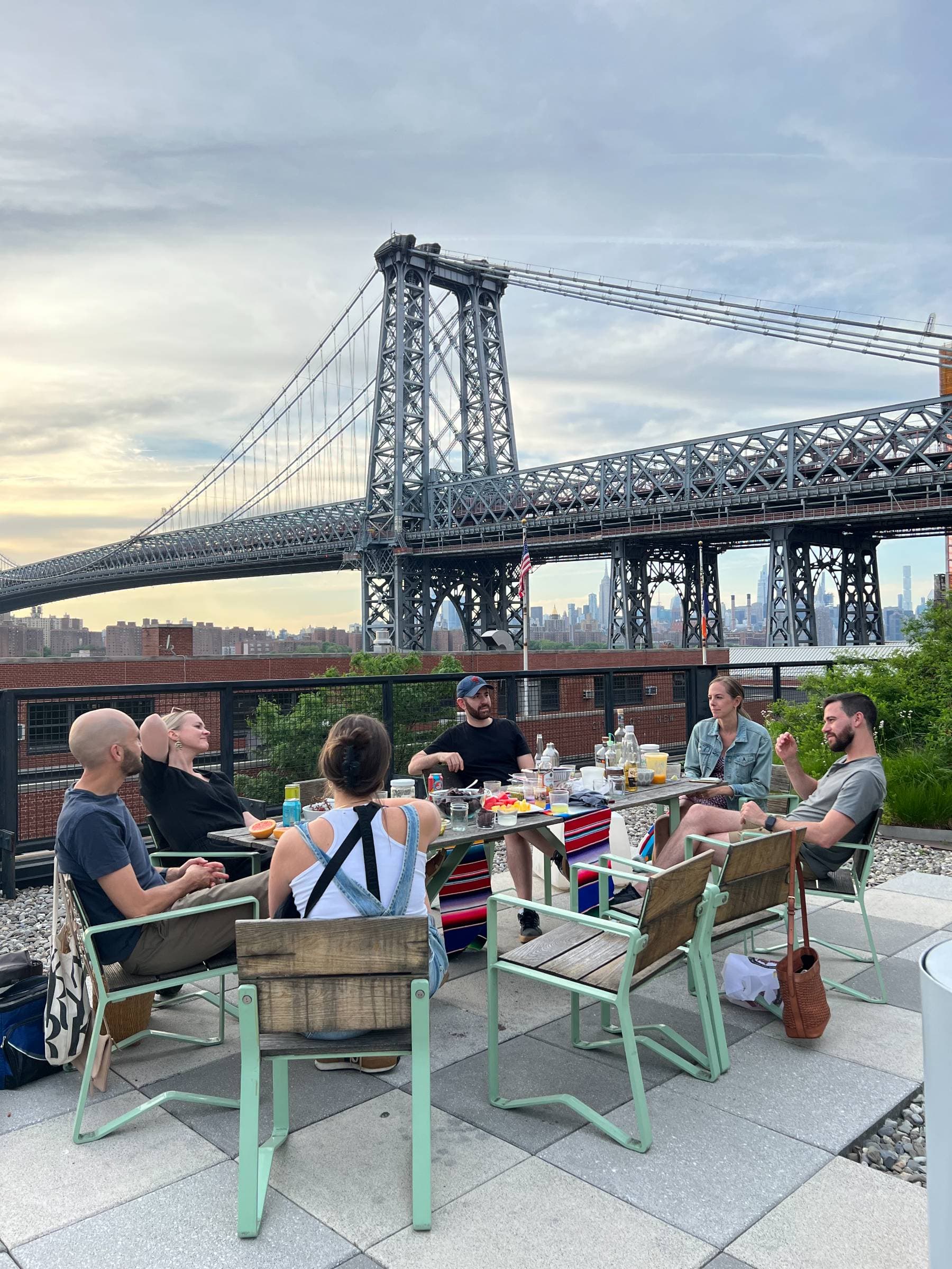 There's a giant, very well-kept communal building deck on the 3rd floor. The deck has various seating options and a big table (all first come first serve). 